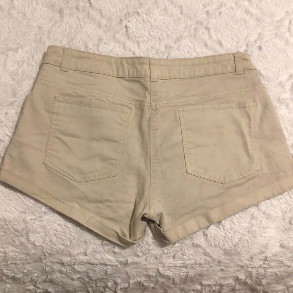 Shorts - Picture 2 of 3